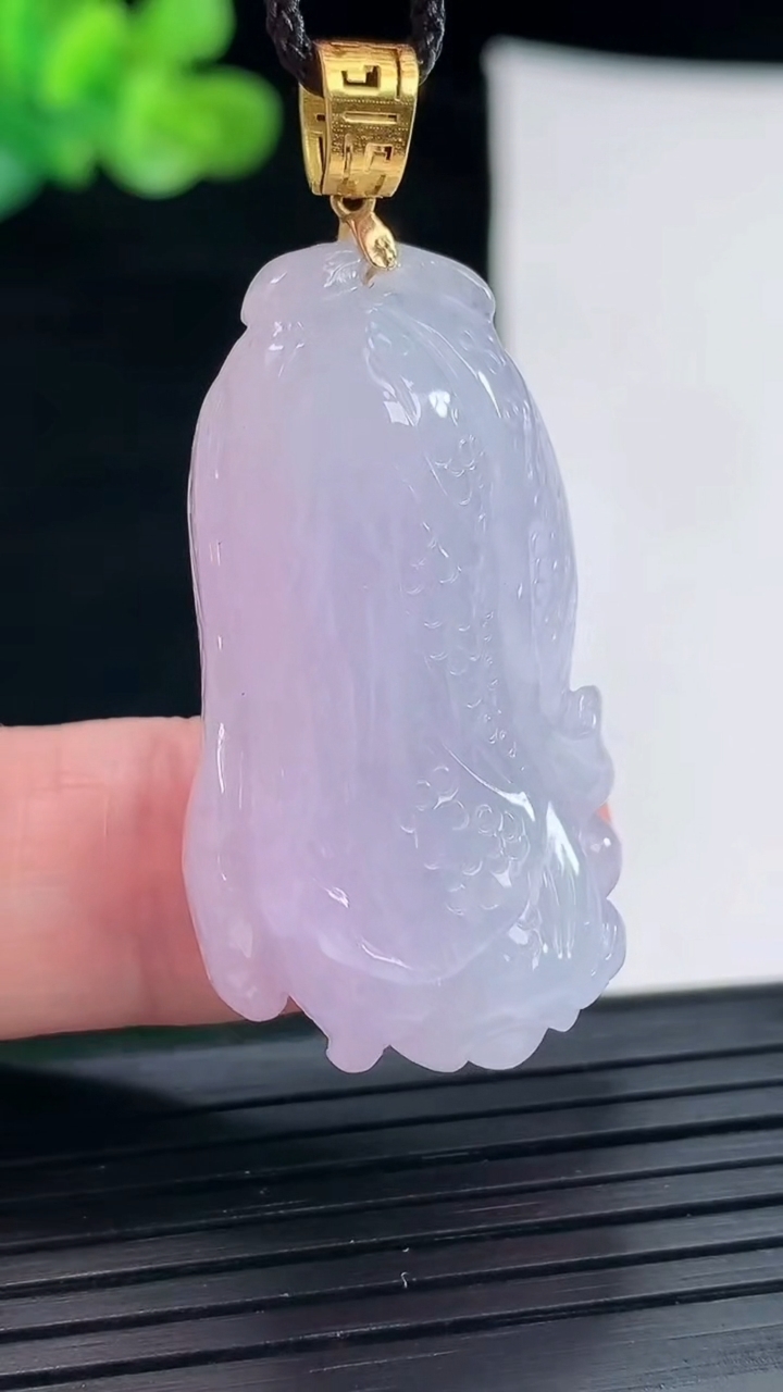 天然A货翡翠18k金紫罗兰白菜吊坠，尺寸39-21-11重量:16.55g
4月28日