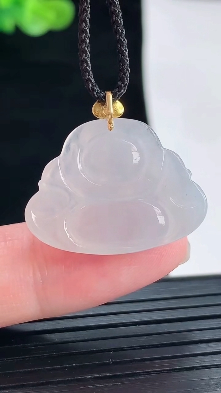 天然A货翡翠种白冰佛公吊坠，尺寸19.5-26-4.8重量:3.89g
4月28日