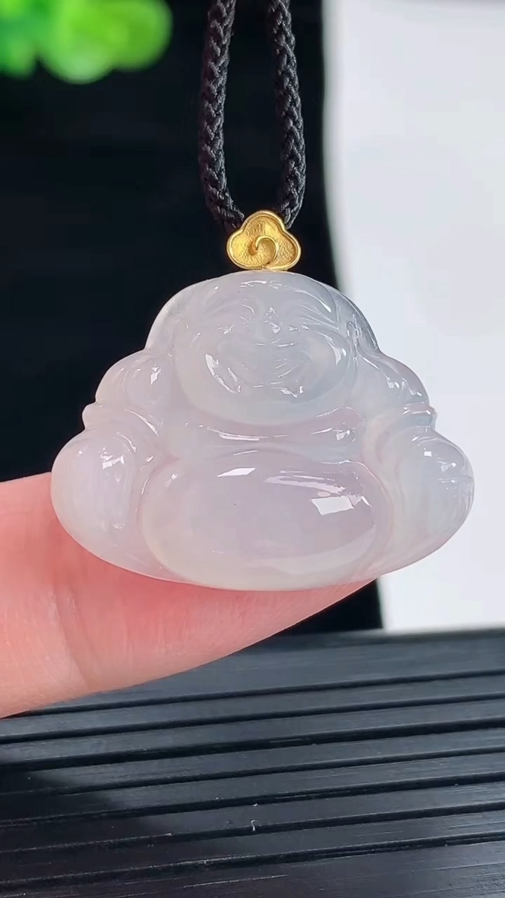 天然A货翡翠种白冰佛公吊坠，尺寸19.5-26-4.8重量:3.89g
4月28日