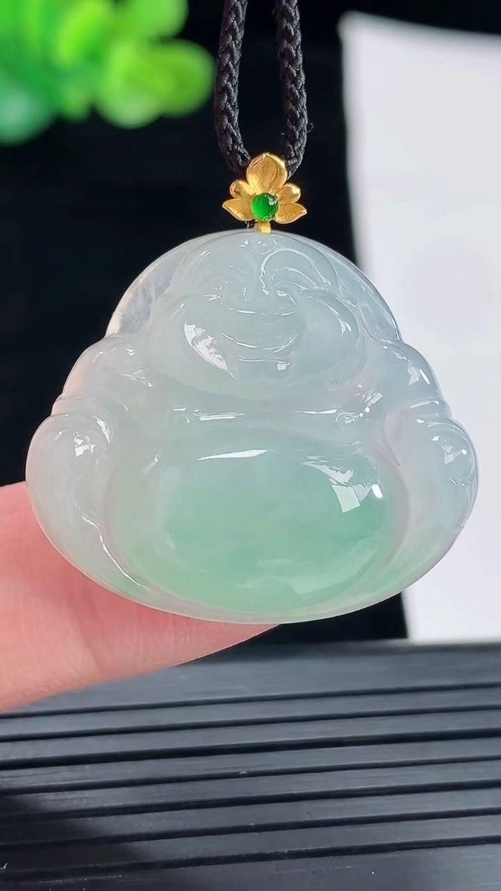 天然A货翡翠佛公吊坠，尺寸25-29.5-6重量:7.39g
4月28日