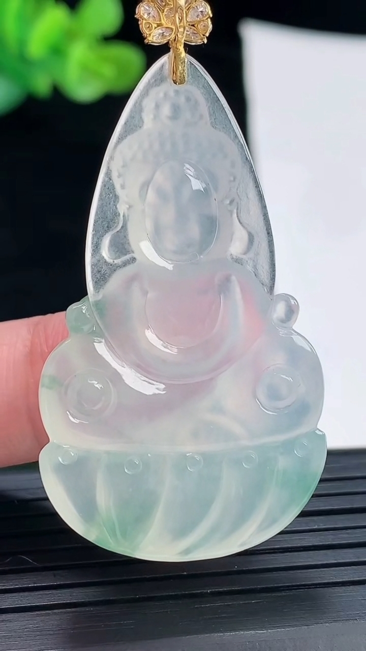 天然A货翡翠种飘花宝宝佛吊坠，尺寸46-28-5.8重量:12.26g
4月28日