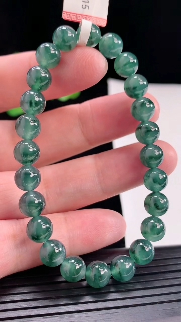 天然A货翡翠种飘花圆珠手串，尺寸8-24颗重量:20.49g4月28日
工厂直销收藏佳品,种好水足，