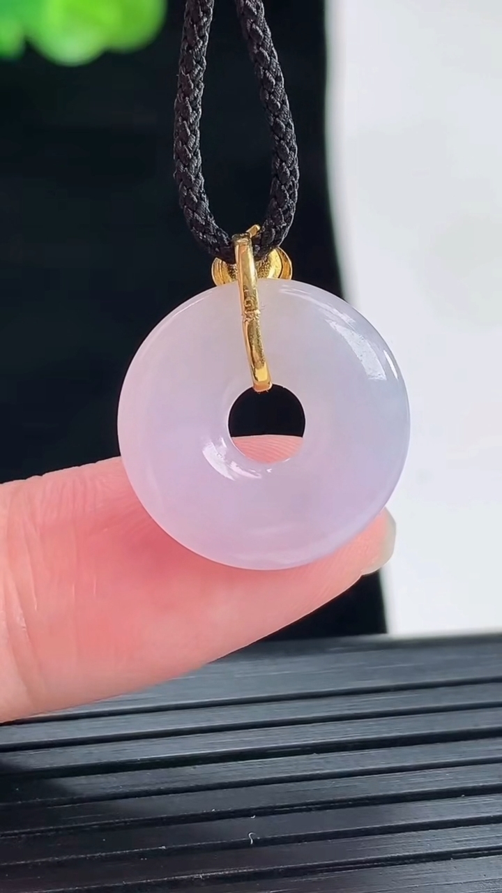 天然A货翡翠18k金紫罗兰平安环吊坠，尺寸18-3.2重量:2.05g
4月28日