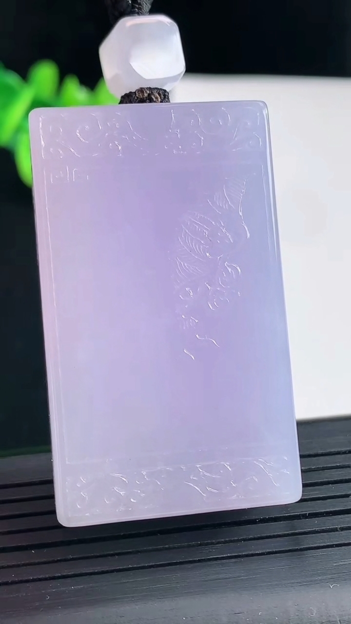 天然A货翡翠紫罗兰仿古无事牌吊坠，尺寸49-29-12重量:63.87g
4月28日