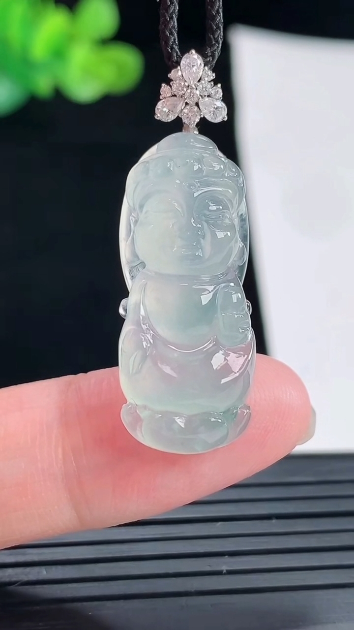 天然A货翡翠种飘花宝宝佛吊坠，尺寸29-12-8重量:5.19g
4月28日