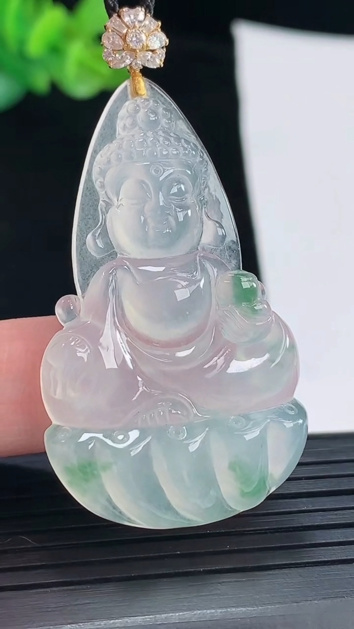 天然A货翡翠种飘花宝宝佛吊坠，尺寸46-28-5.8重量:12.26g
4月28日