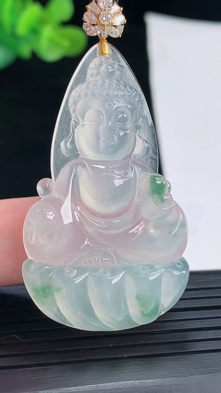 天然A货翡翠种飘花宝宝佛吊坠，尺寸46-28-5.8重量:12.26g
4月28日