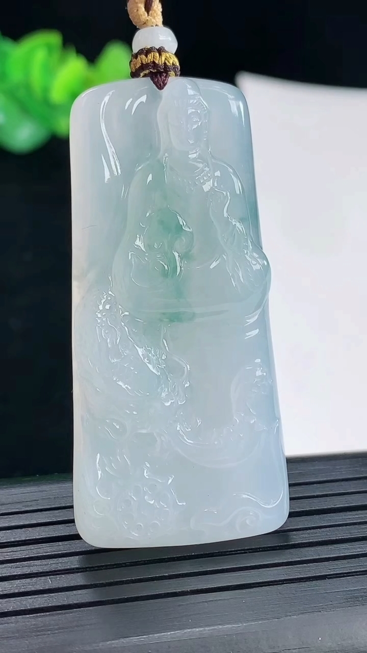 天然A货翡翠冰种飘花御龙观音吊坠，尺寸55-26-5.2重量:18.07g
4月28日