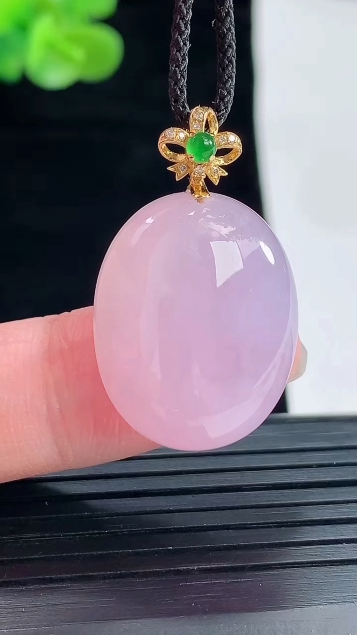 天然A货翡翠18k金紫罗兰蛋面吊坠，尺寸22-18-8.5重量:6.53g
4月29日