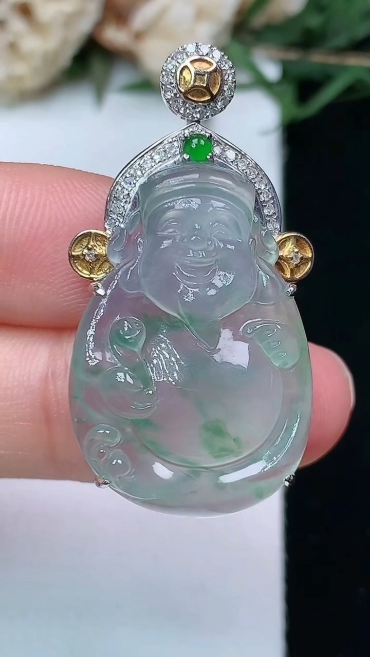 天然A货翡翠飘花财神爷吊坠，尺寸26.8-18.8-8，重量:5.81g
4月29日