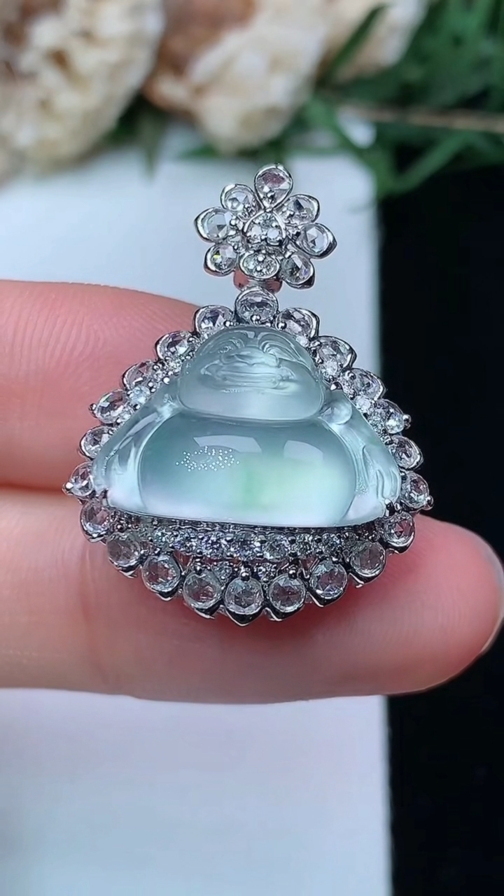 天然A货翡翠佛公吊坠，尺寸27.8-21-12.8，裸石11.5-16.9
4月29日