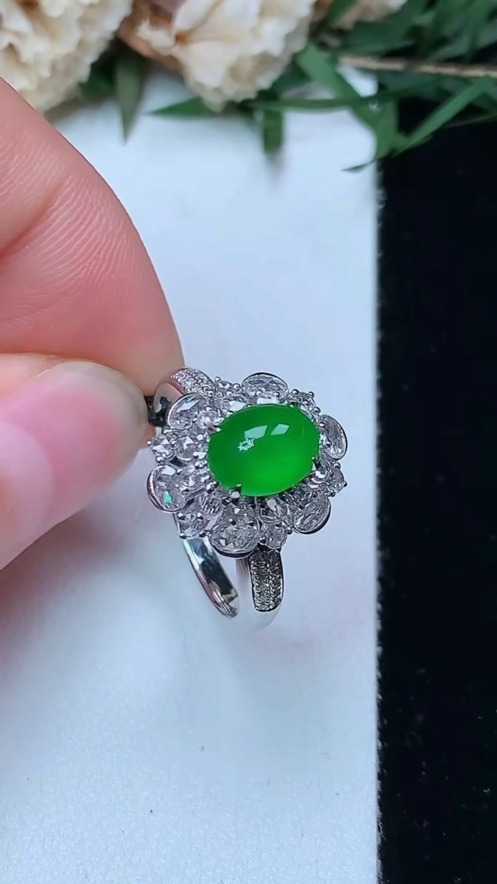 天然A货翡翠蛋面戒指，尺寸16.8-7.6-6，重量:3.99g2026年4月29日
工厂直销收藏佳