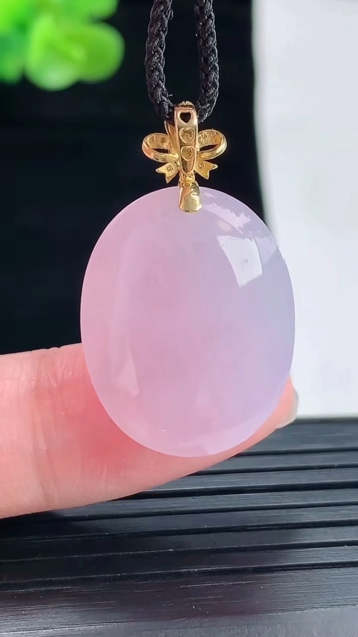 天然A货翡翠18k金紫罗兰蛋面吊坠，尺寸22-18-8.5重量:6.53g
4月29日