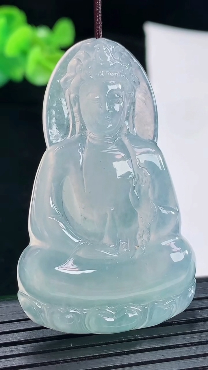 天然A货翡翠素衣观音吊坠，尺寸53-32.6-5.8重量:17.08g
4月29日