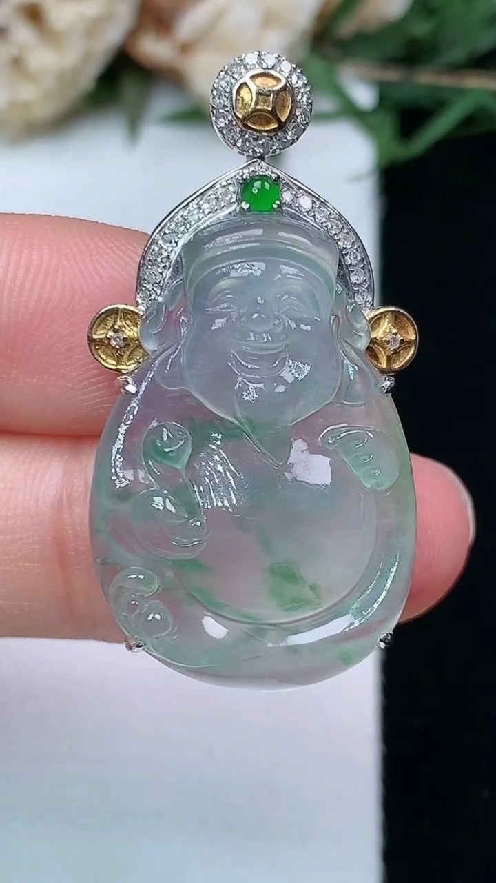 天然A货翡翠飘花财神爷吊坠，尺寸26.8-18.8-8，重量:5.81g
4月29日