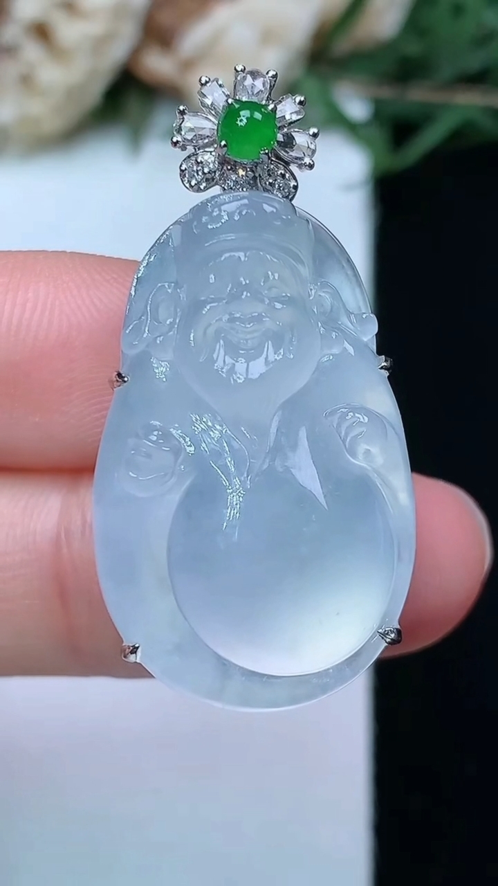 天然A货翡翠白冰财神爷吊坠，尺寸28.3-17.7-10.8，重量:9.75g
4月29日