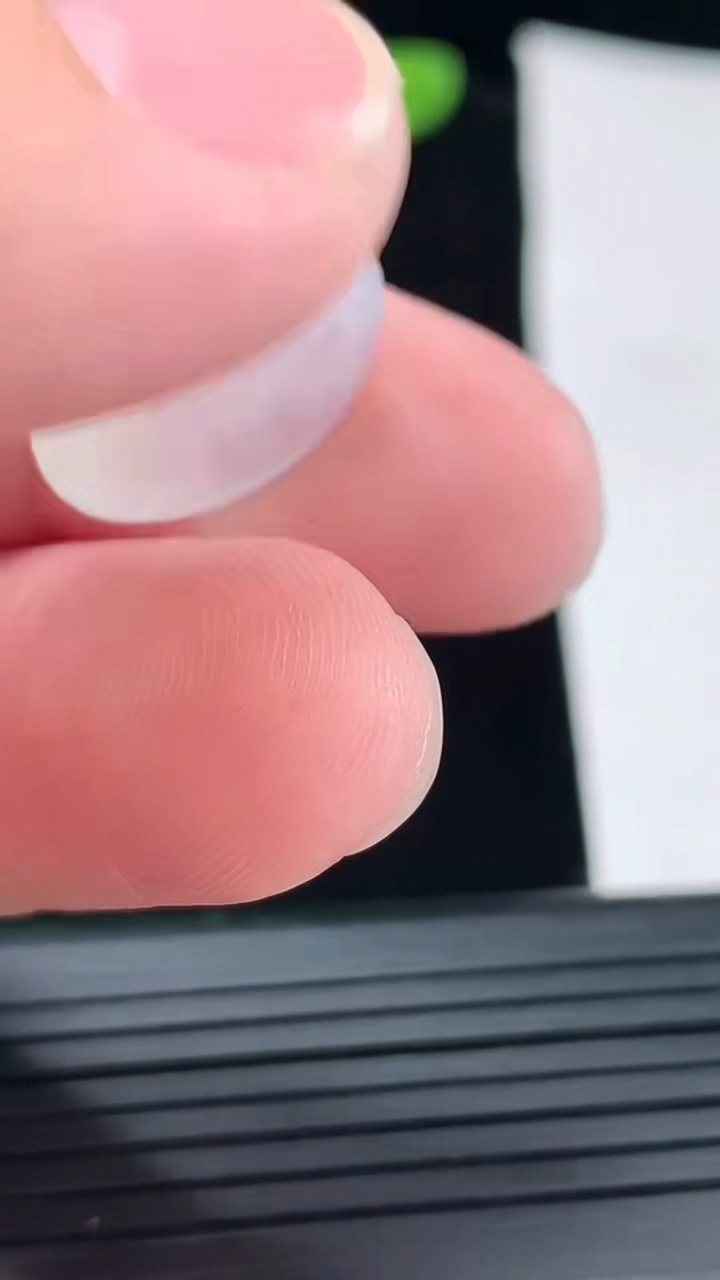 天然A货翡翠蛋面镶嵌件，尺寸17-14-7重量:2.72g
4月29日