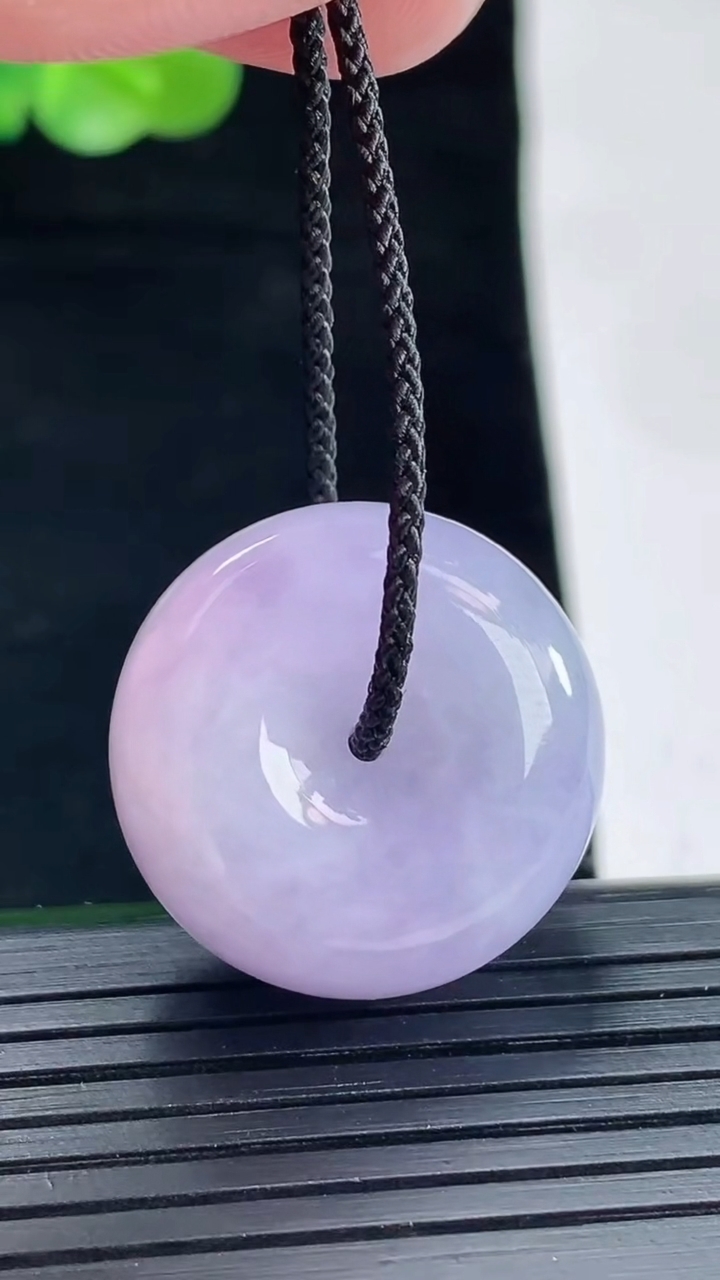 天然A货翡翠紫罗兰路路通吊坠，尺寸23-12重量:14.51g
4月29日