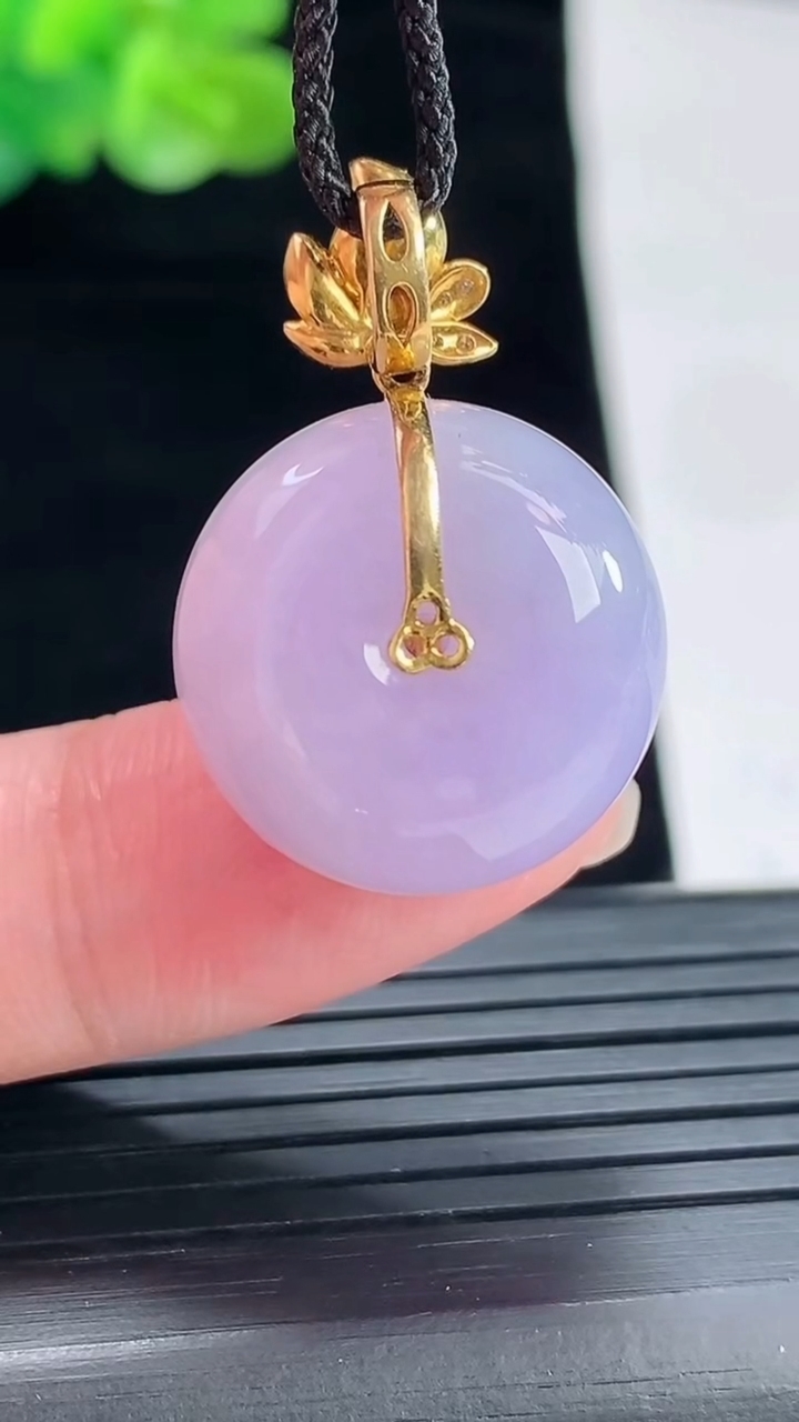 天然A货翡翠18k金紫罗兰路路通吊坠，尺寸19-11.5重量:10.07g
4月29日