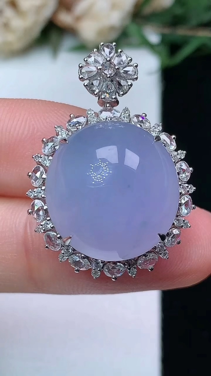 天然A货翡翠紫罗兰蛋面吊坠，尺寸29-20.7-12.6，裸石16.4-15.6，重量:5.68g
