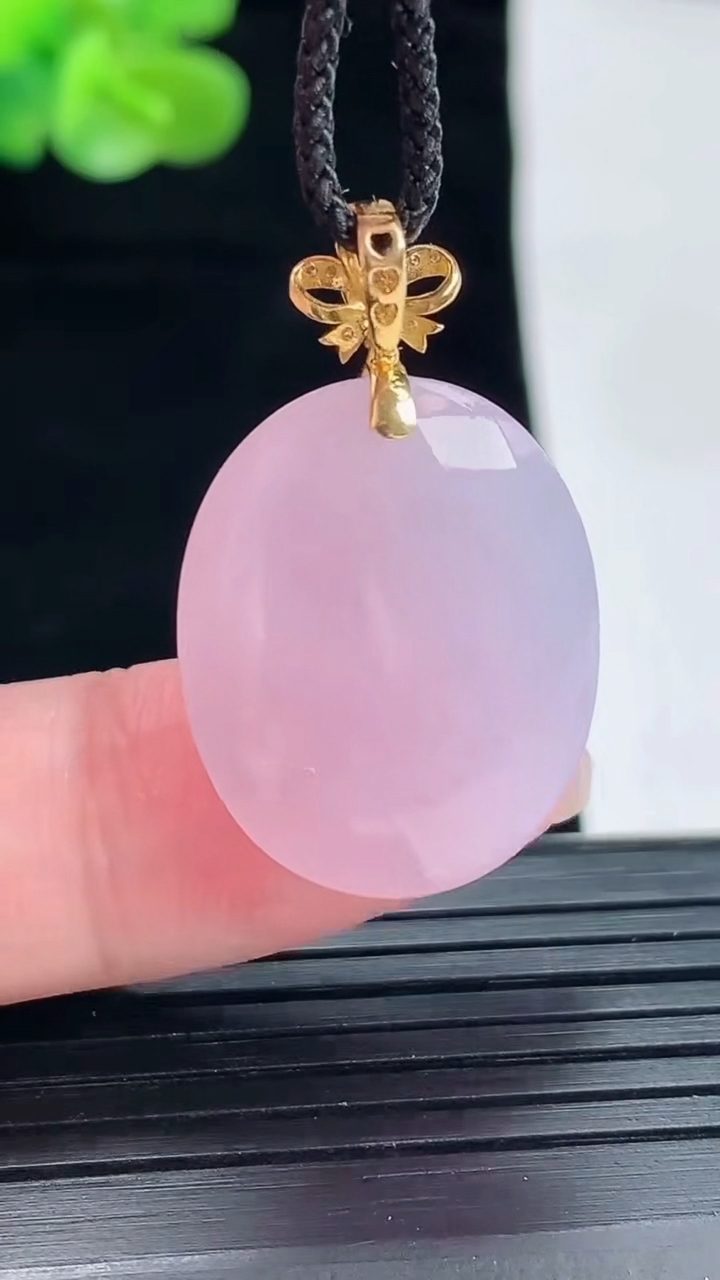 天然A货翡翠18k金紫罗兰蛋面吊坠，尺寸22-18-8.5重量:6.53g
4月29日