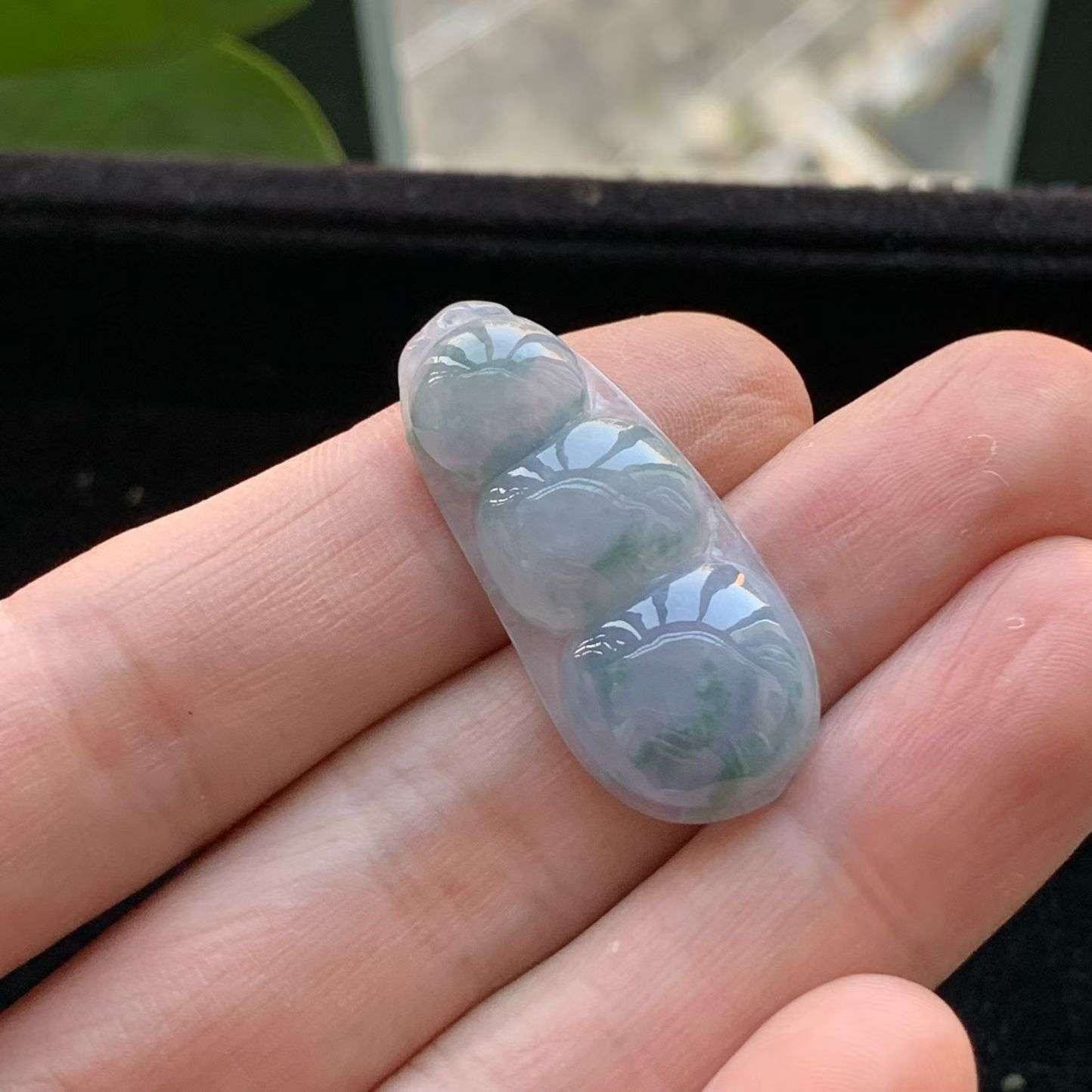 A货天然翡翠冰糯种飘花紫罗兰福豆吊坠重量5.64
4月29日