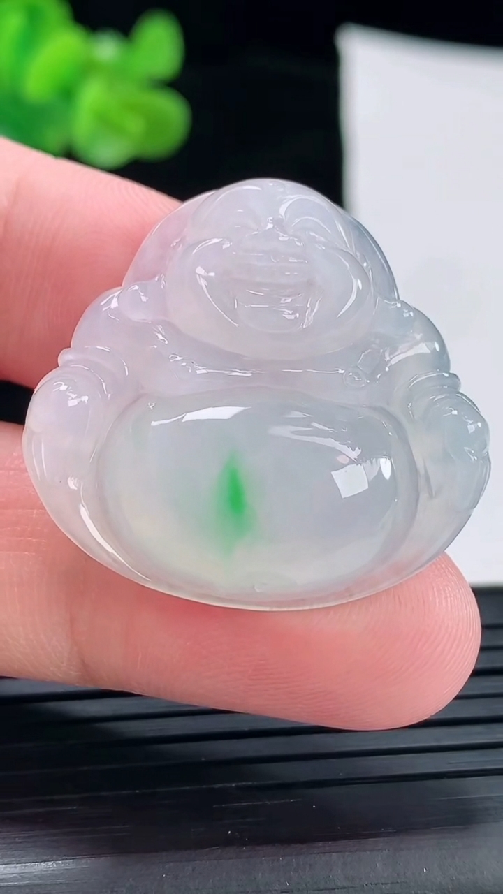 天然A货翡翠佛公吊坠，尺寸30-32-6.5重量:9.39g
4月29日