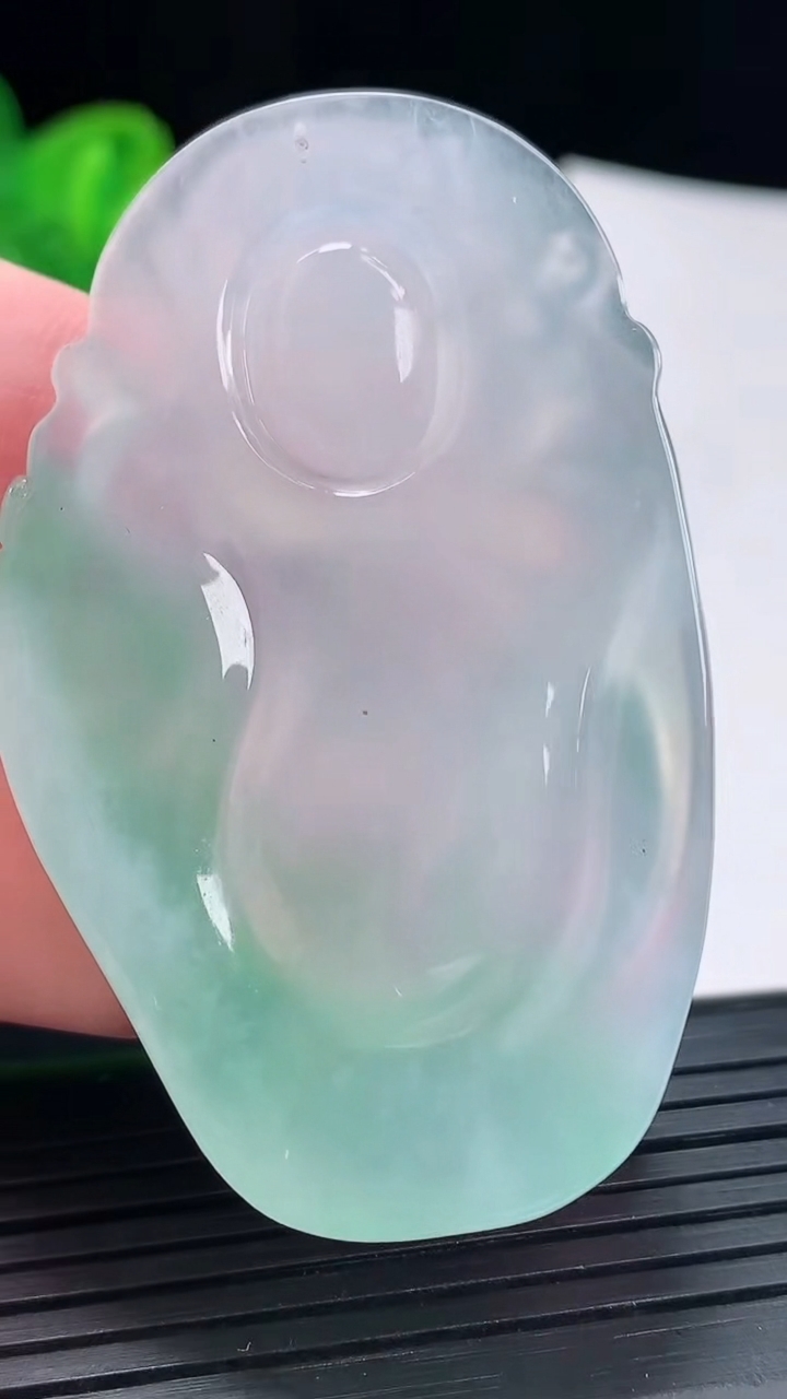 天然A货翡翠财神爷吊坠，尺寸56-35-10重量:34.84g
4月29日