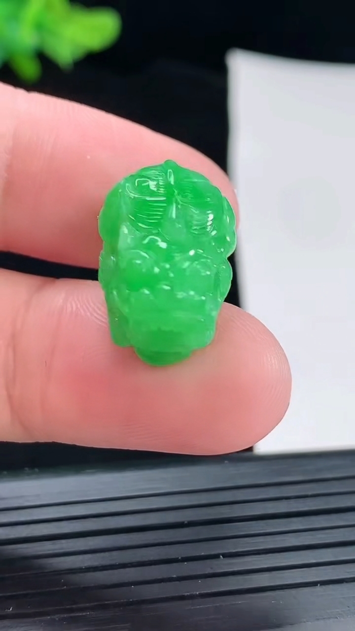 天然A货翡翠貔貅吊坠，尺寸21-14-11重量:5.80g
4月29日