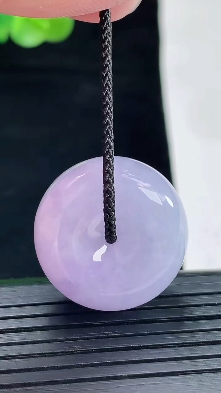 天然A货翡翠紫罗兰路路通吊坠，尺寸23-12重量:14.51g
4月29日