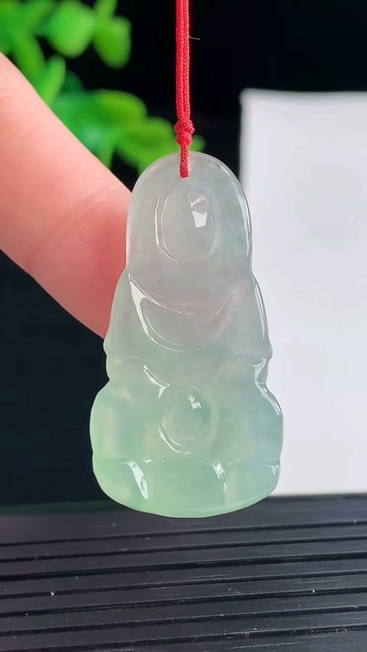 天然A货翡翠观音菩萨吊坠尺寸34.6-18-4.6重量:5.38g
4月30日