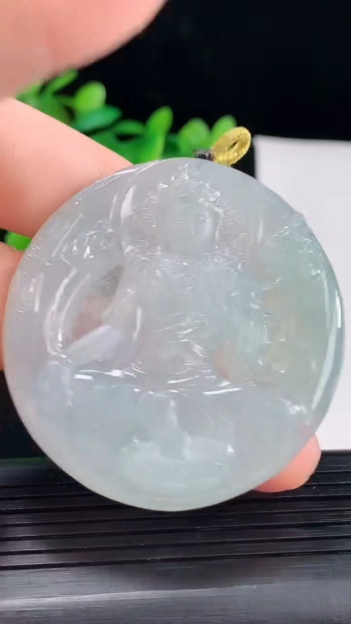 天然A货翡翠大势至菩萨吊坠尺寸51.7-48-5.3重量:27.06g
4月30日