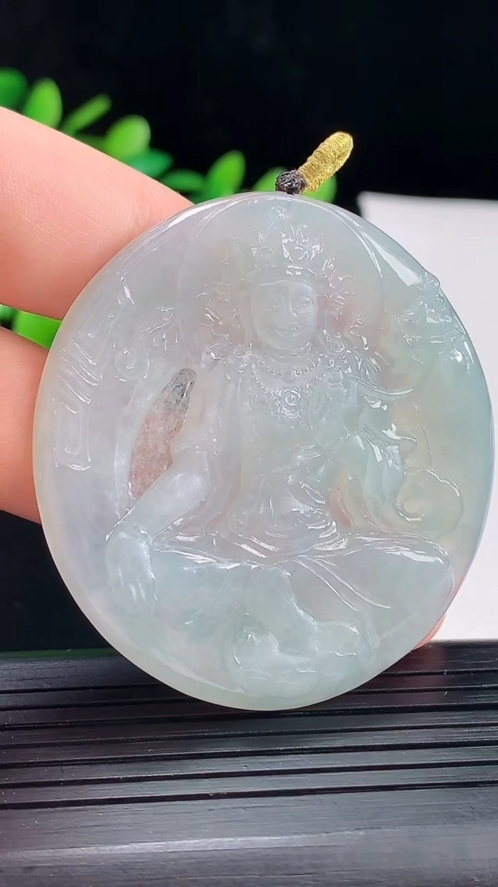 天然A货翡翠大势至菩萨吊坠尺寸51.7-48-5.3重量:27.06g
4月30日