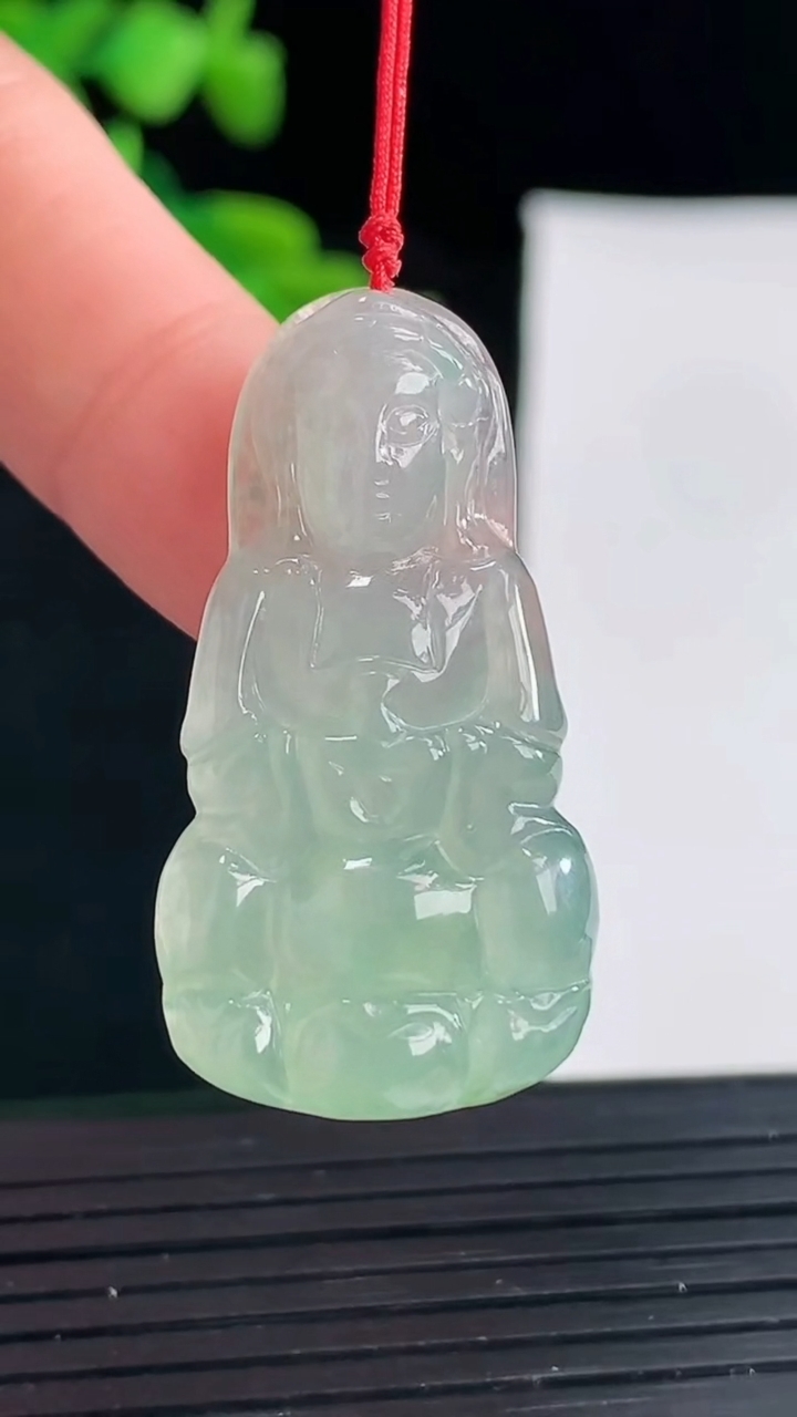 天然A货翡翠观音菩萨吊坠尺寸34.6-18-4.6重量:5.38g
4月30日