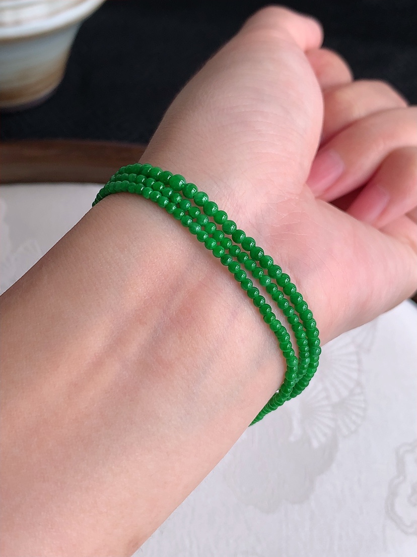 天然A货翡翠满绿圆珠小米珠项链毛衣链 
尺寸1.8mm 重量7.58g 0429