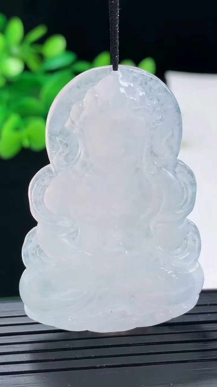 天然A货翡翠度母观音菩萨吊坠尺寸55.3-36.3-5.2重量:18.07g
4月30日