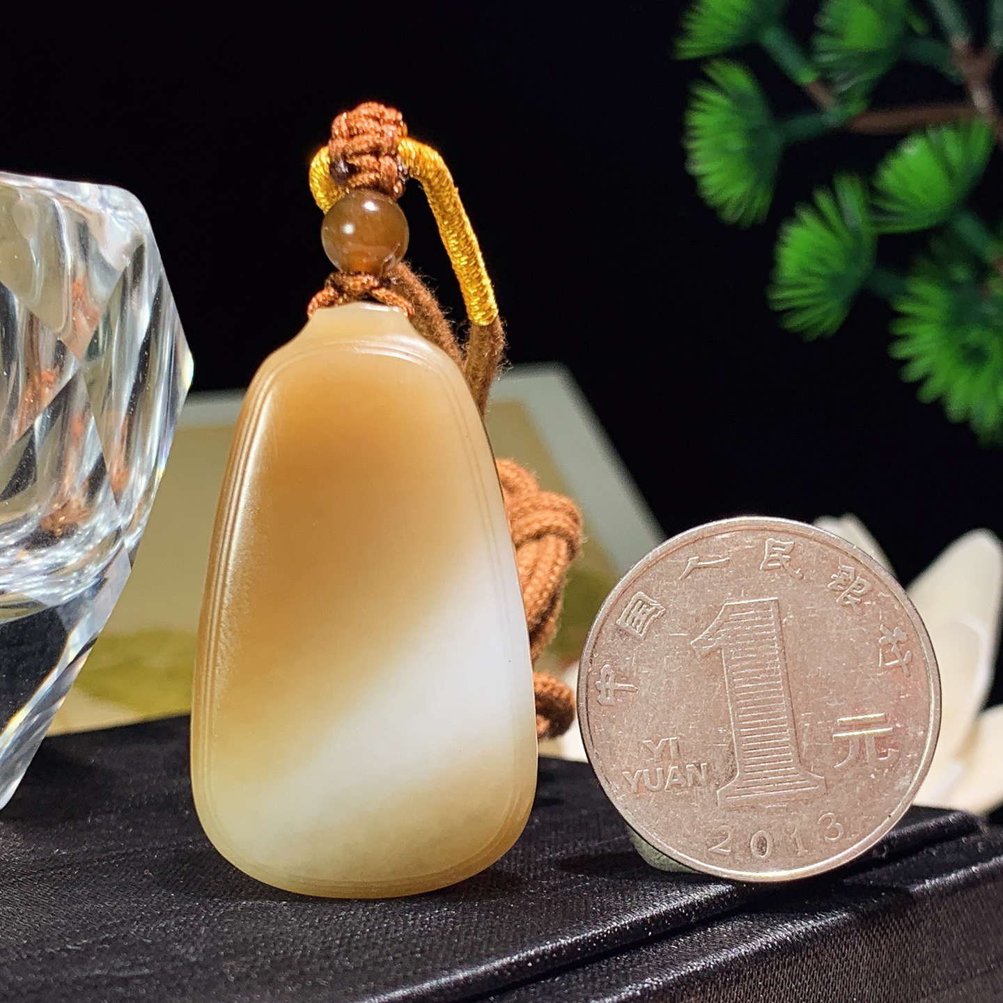 新疆和田玉且末糖平安无事牌挂件 尺寸39/23/9重18克，玉质细腻油润 底色纯净 脂粉好，品质好！lt260330