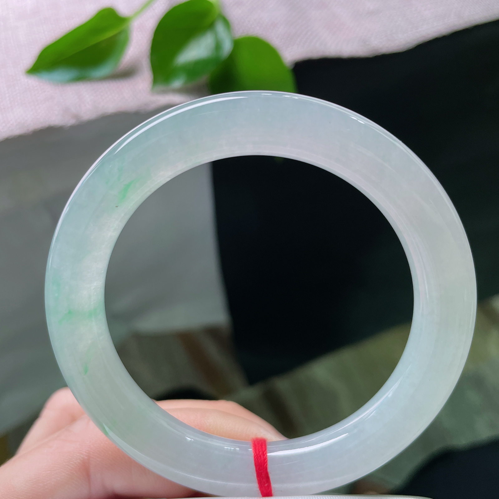 55/10.1，冰晴底圆条，时光沉淀的底色，是岁月赠予的温润诗篇。无暇