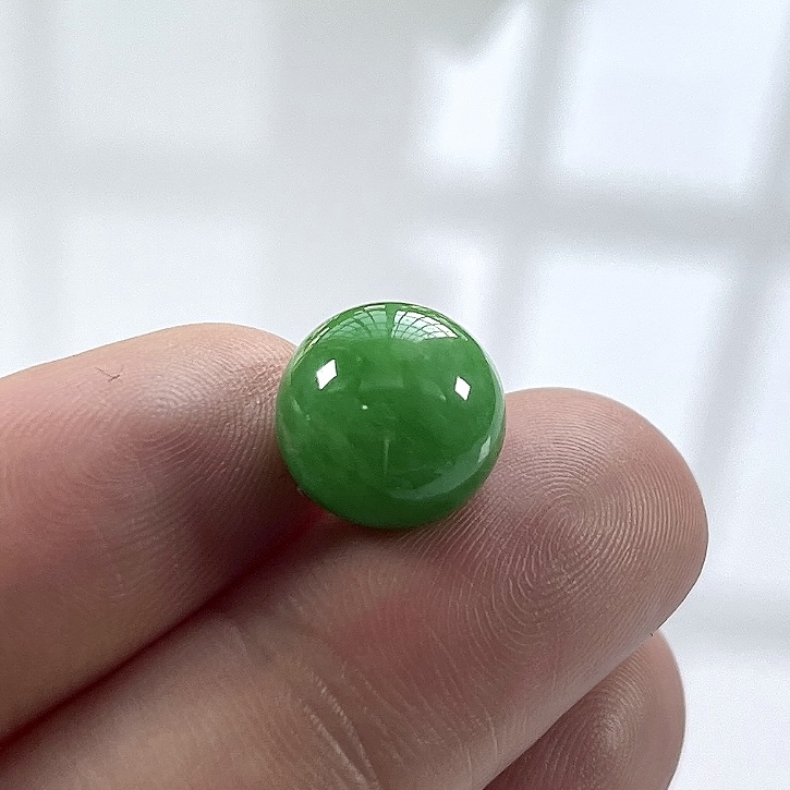 收藏级别，缅甸天然翡翠A货，卡12冰润满绿阳绿圆珠单珠一颗，尺寸：12mm/1颗，重量：3.09g