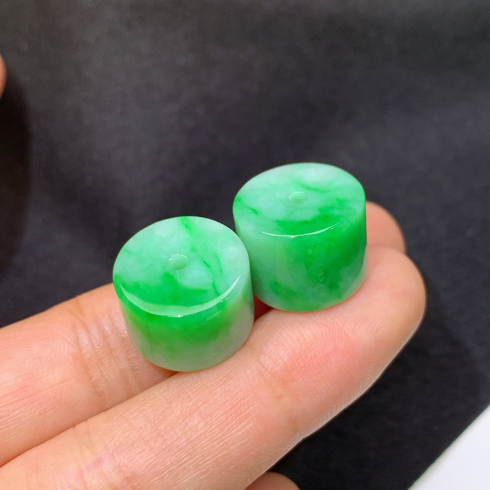 冰飘绿路路通一对，镶嵌佳品，冰润色阳，玉质细腻，种水足，Fuy 尺寸10.6*13.9