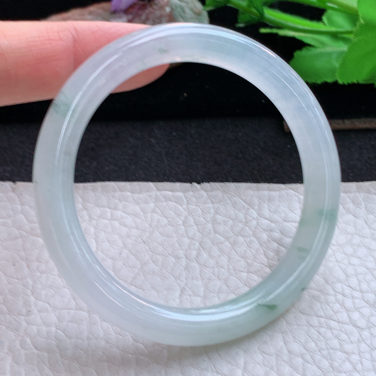 xc实拍53.8*8.2美人镯 天然缅甸翡翠a货手镯飘绿冰飘花圆条叮当镯