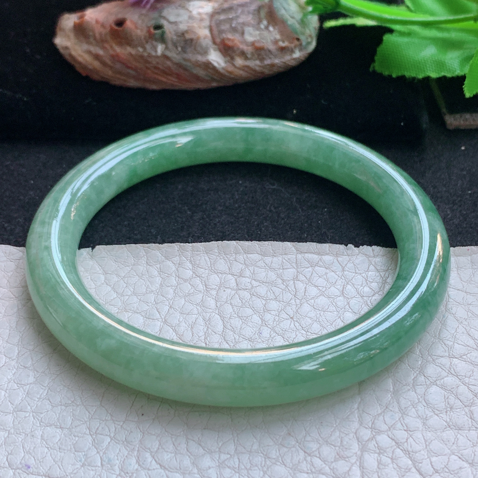 xx实拍58.8*9美人镯 天然缅甸翡翠a货手镯满绿圆条正圈玉镯子