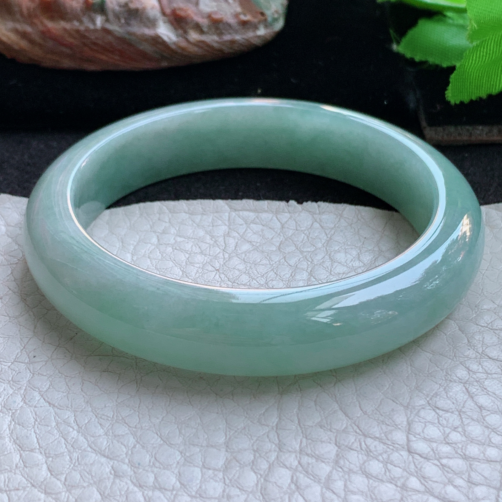 js实拍53.5*12*8平安镯 天然缅甸翡翠a货手镯满绿秀气正圈玉镯子