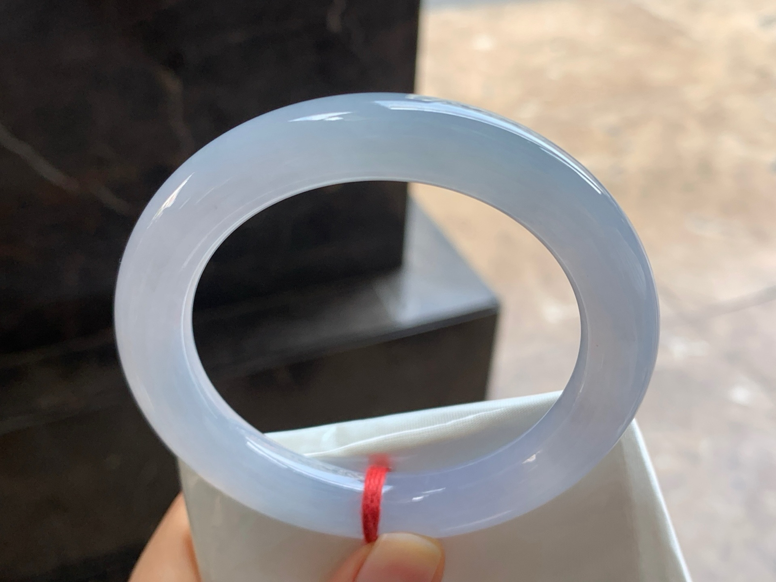 56.5-10.8

冰紫圆条手镯^_^清新