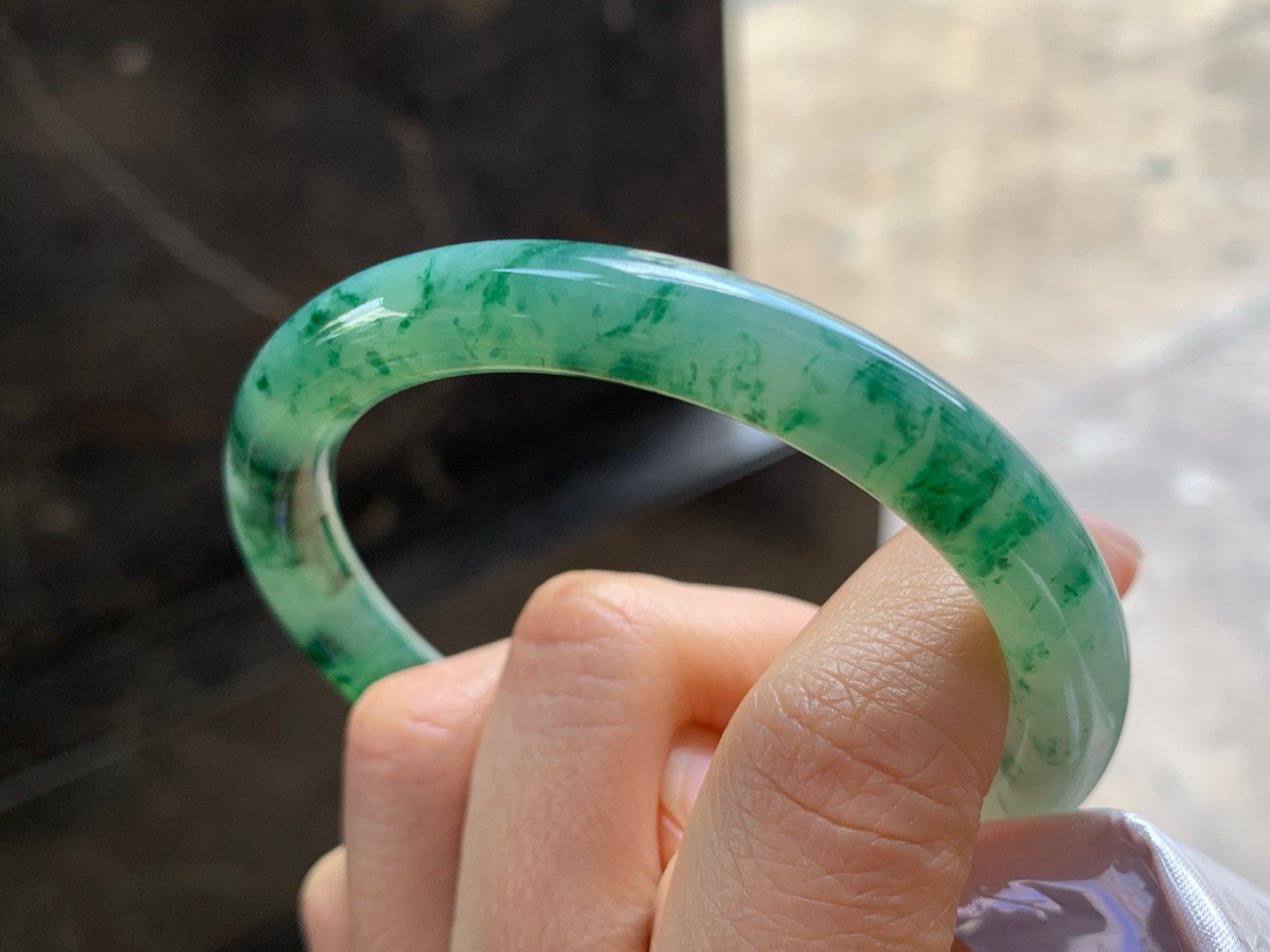 55-8.4

绿花圆条手镯^_^鲜艳