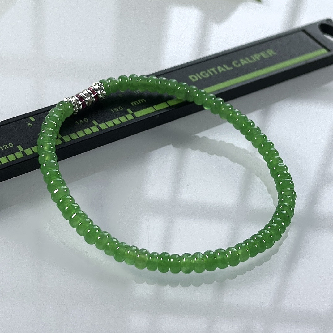 缅甸天然翡翠A货，卡4.5冰种起胶晴绿算盘珠手串手链，尺寸：4.5/2.5mm/65颗，长度175mm，重量：7.18g