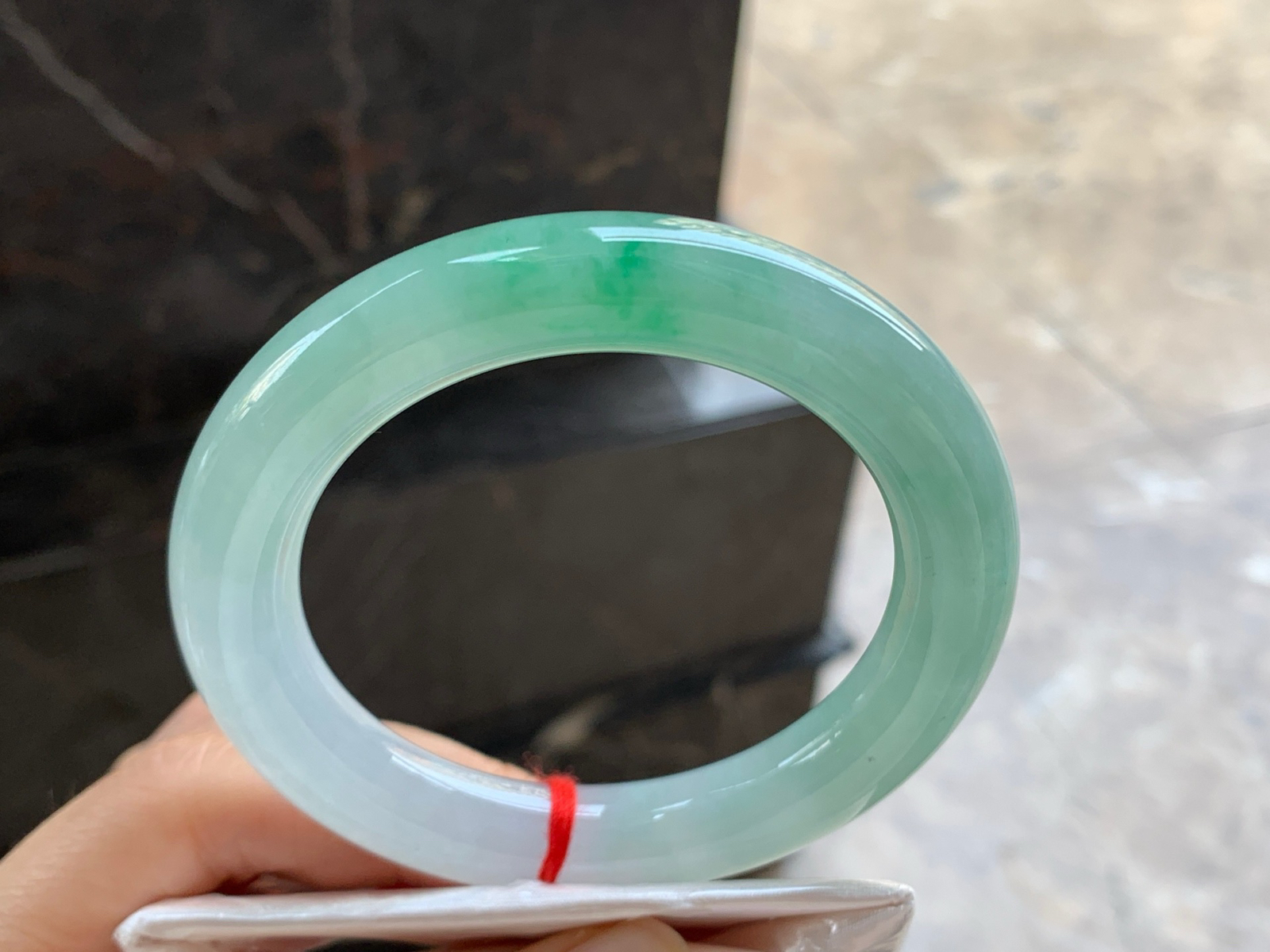 56-11.3

晴底圆条手镯^_^清新