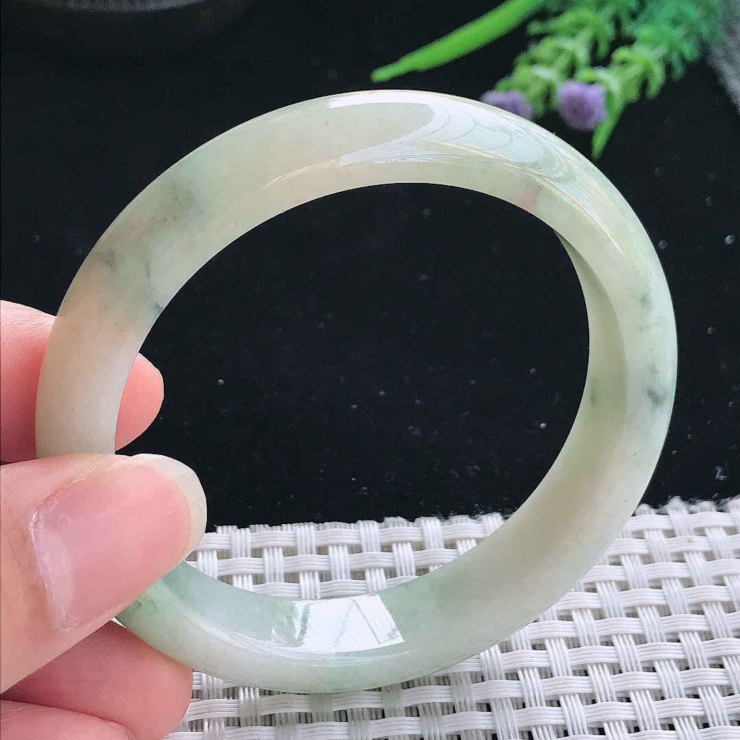 实拍A货翡翠55/12.3/7.6老坑精美温润飘花手镯玉镯手环