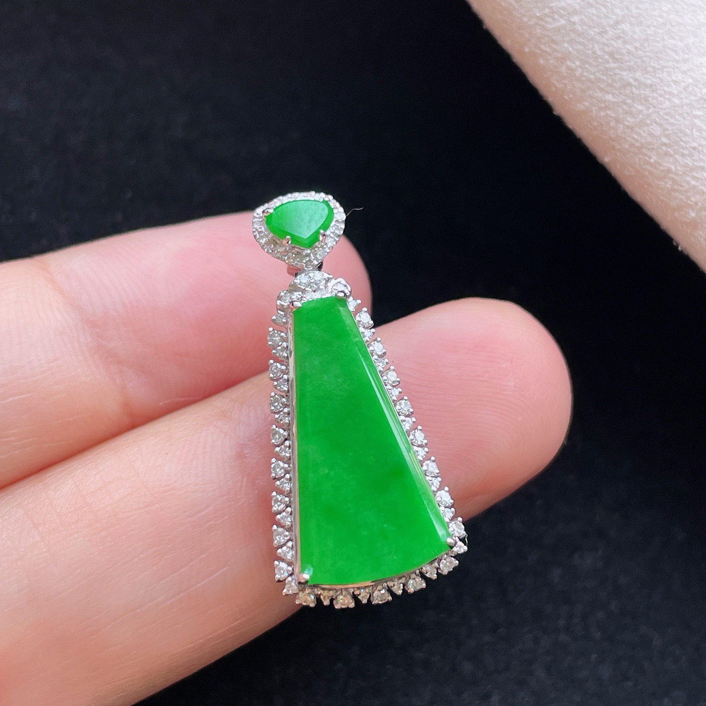 18K 满色·无事牌

整27.9-12.9-7.2
裸18.6-19.4-1