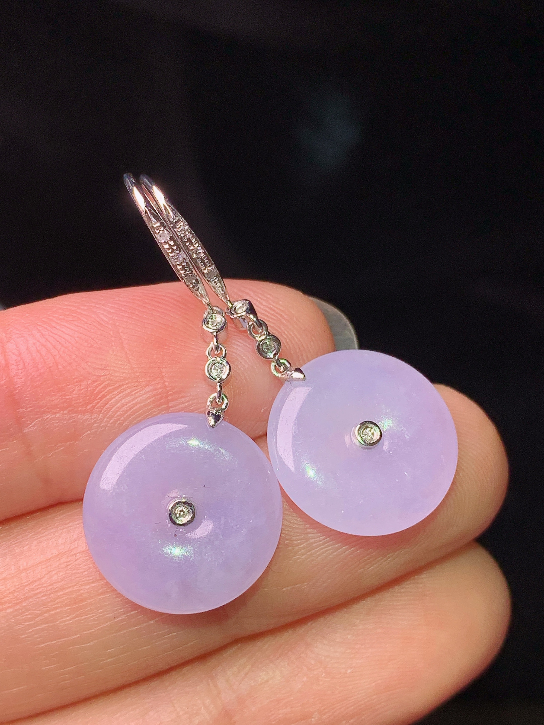 18k金钻镶嵌紫罗兰平安扣耳坠 玉质细腻 色泽艳丽清新 水润亮眼 整体尺寸31.3*13.5*3.2x5